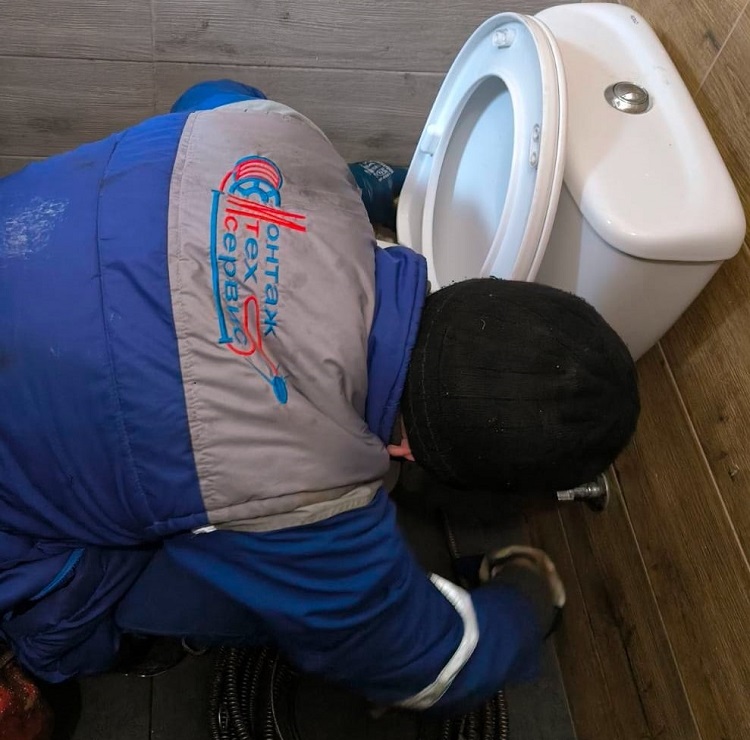 Скільки коштує прочистити унітаз